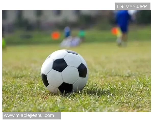 小涛足球：从草地到梦想的旅程，追寻青春的激情与团队的力量